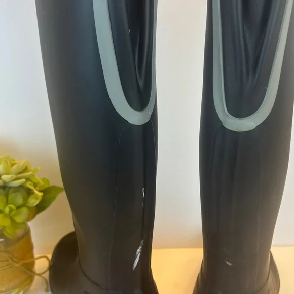 Hunter Black Rain Boots SIZE 8 tall retail $190 - Picture 3 of 14
